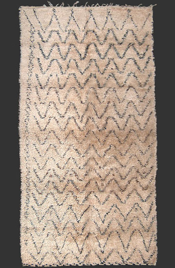 TM 1344, Beni Ouarain pile rug, north-eastern Middle Atlas, Morocco, ca. 1950/60, ca. 385 x 200 cm (12' 8'' x 6' 7''), high resolution image + price on request







